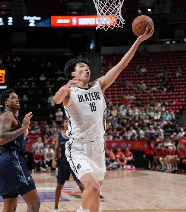 Yang Hansen có 10 +5 trở lại, cộng với hoặc giá trị âm +5 giây trong nhóm, nhưng có hai vấn đề