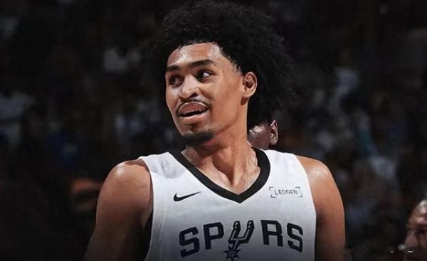 Spurs đánh bại Jazz 3 chiến 